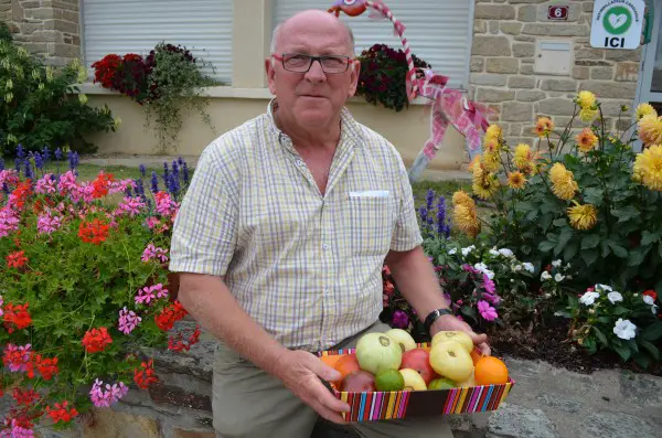 Jean-Yves Laly, maire de Missiriac, passionné de jardinage et ses tomates multicolores